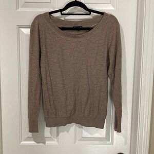 Women’s loose fitting lightweight sweater